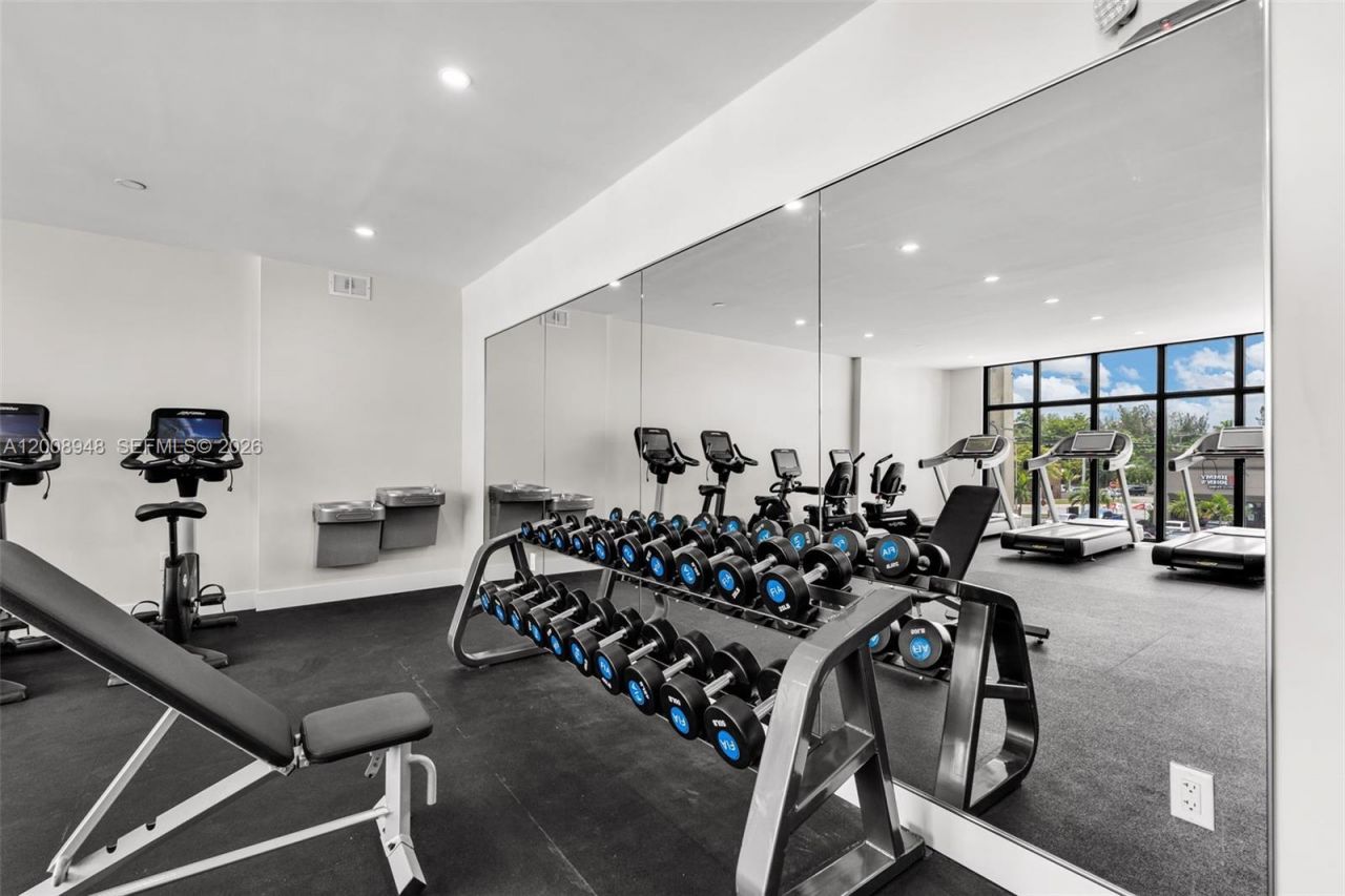 1 Curtiss Pkwy, Unit 219, Miami Springs, FL 33166 Photo