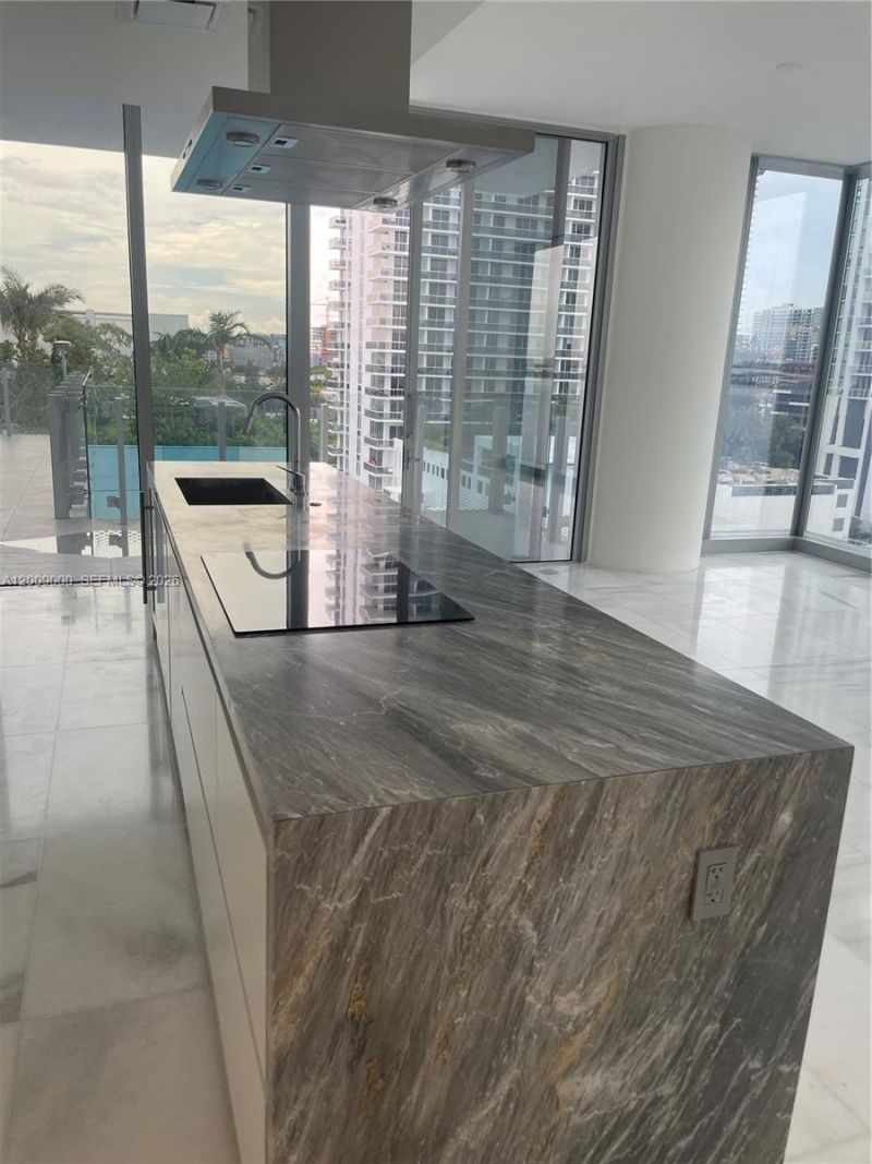 700 NE 26th Ter , Unit 806, Miami, FL 33137 Photo