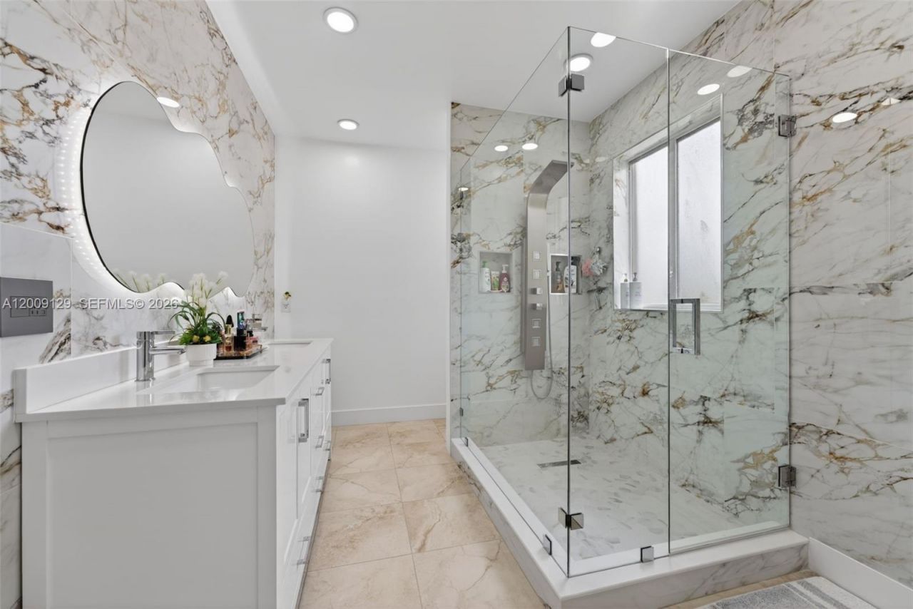 1033 NE 35th Ave , Homestead, FL 33033 Photo