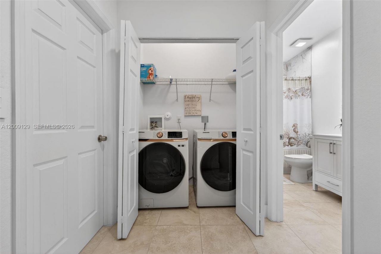 1033 NE 35th Ave , Homestead, FL 33033 Photo