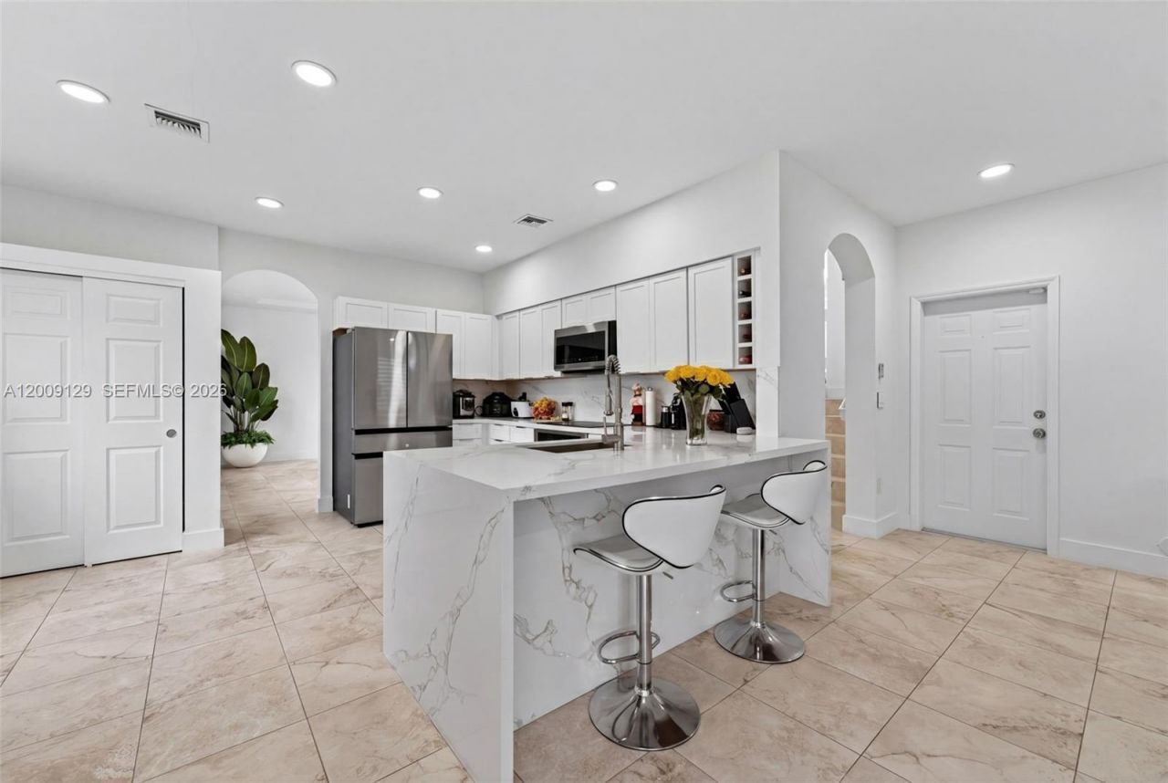 1033 NE 35th Ave , Homestead, FL 33033 Photo