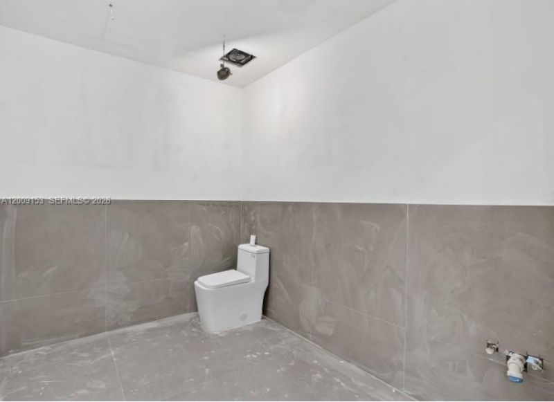 69 NW 27th Ave , Miami, FL 33125 Photo