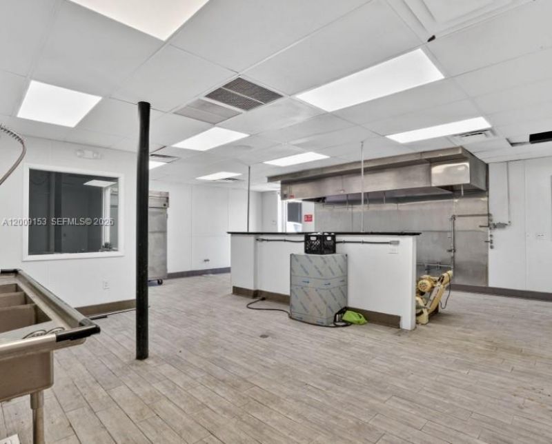 69 NW 27th Ave , Miami, FL 33125 Photo