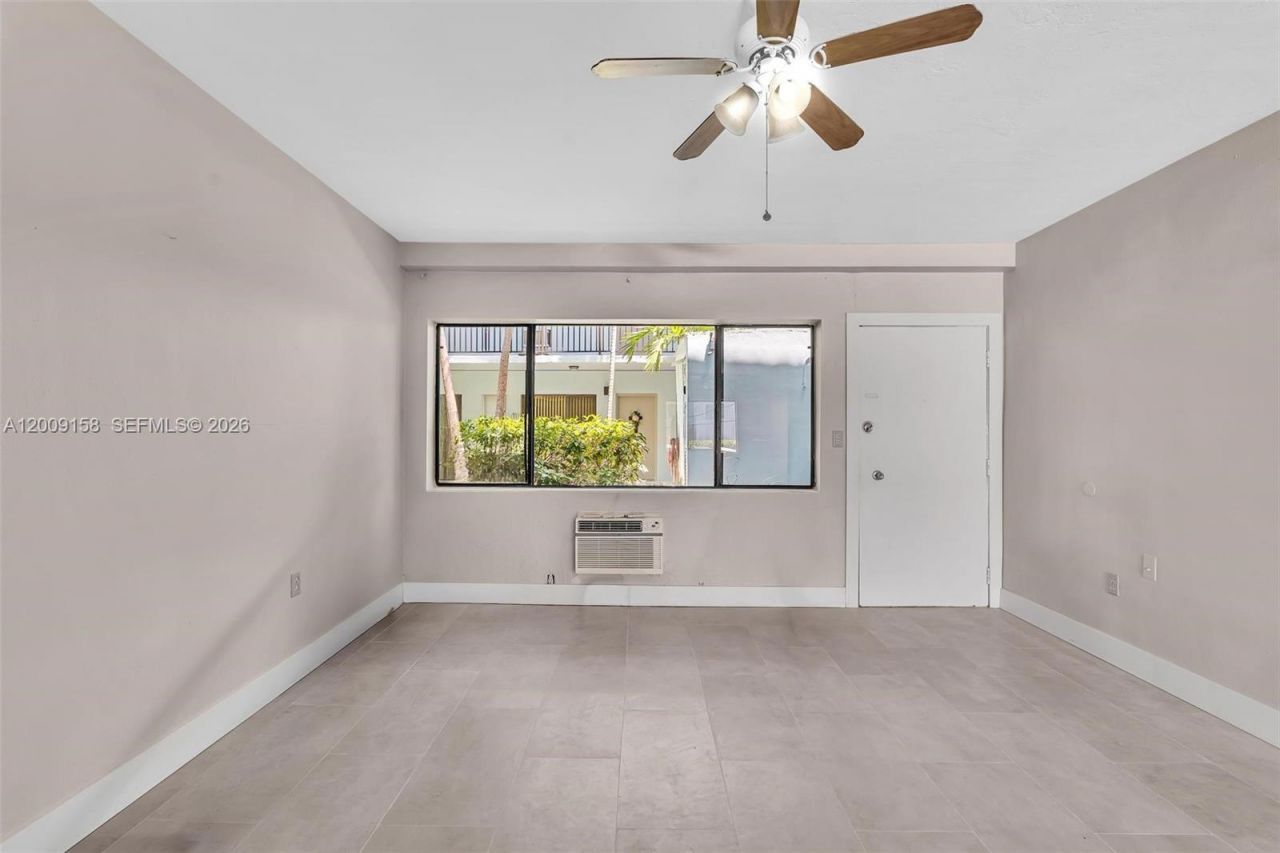 1165 Marseille Dr , Unit 9, Miami Beach, FL 33141 Photo