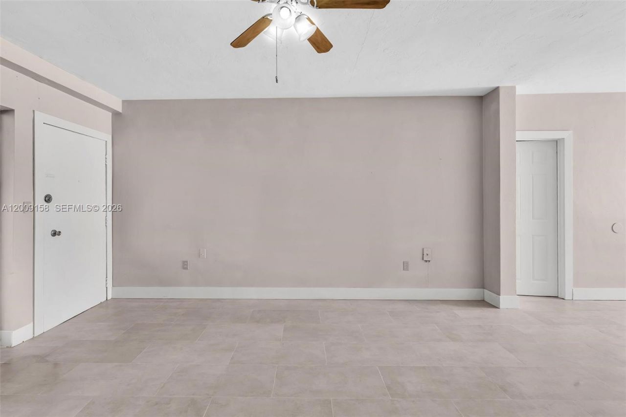 1165 Marseille Dr , Unit 9, Miami Beach, FL 33141 Photo