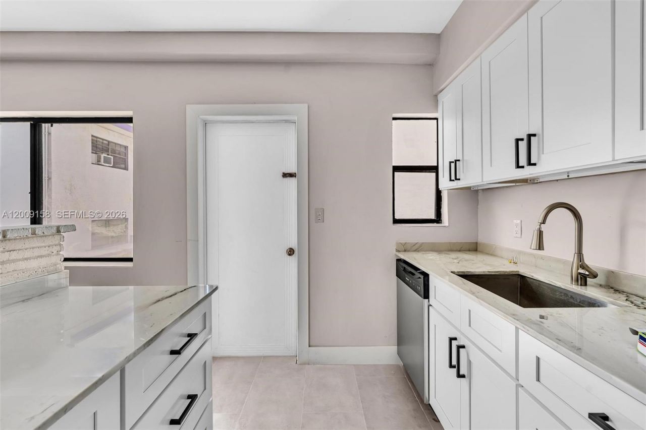 1165 Marseille Dr , Unit 9, Miami Beach, FL 33141 Photo