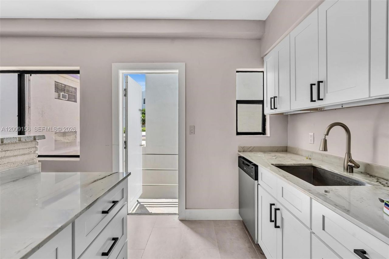 1165 Marseille Dr , Unit 9, Miami Beach, FL 33141 Photo