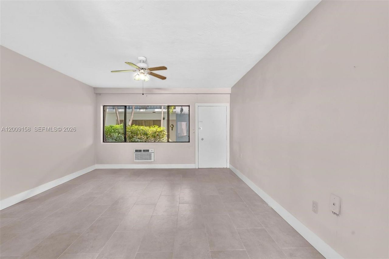 1165 Marseille Dr , Unit 9, Miami Beach, FL 33141 Photo