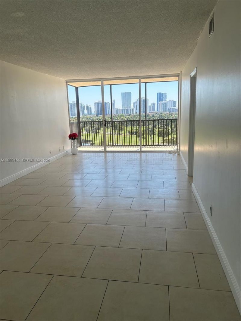 20301 W Country Club Dr, Unit 1224, Aventura, FL 33180 Photo