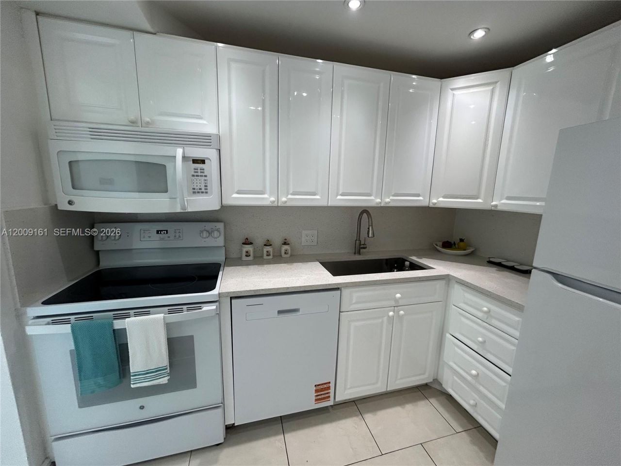 20301 W Country Club Dr, Unit 1224, Aventura, FL 33180 Photo