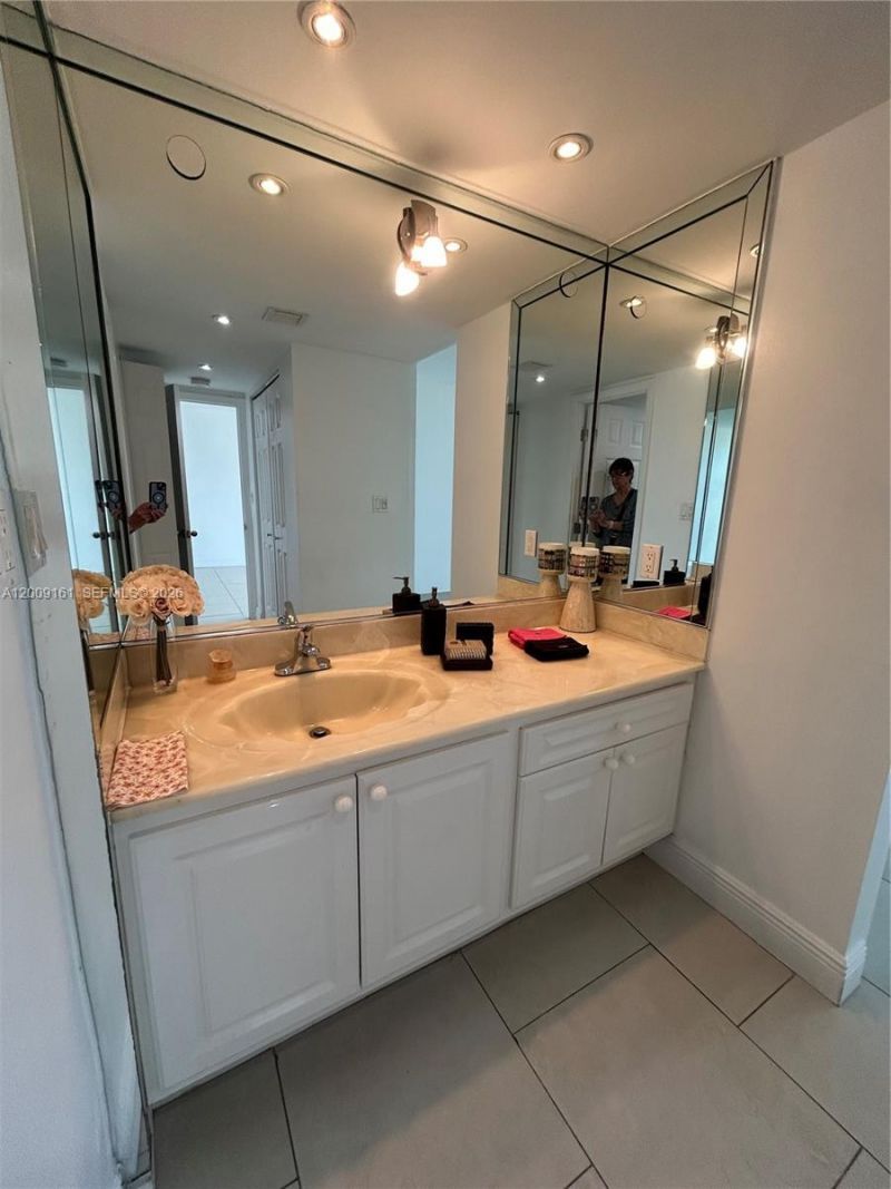 20301 W Country Club Dr, Unit 1224, Aventura, FL 33180 Photo