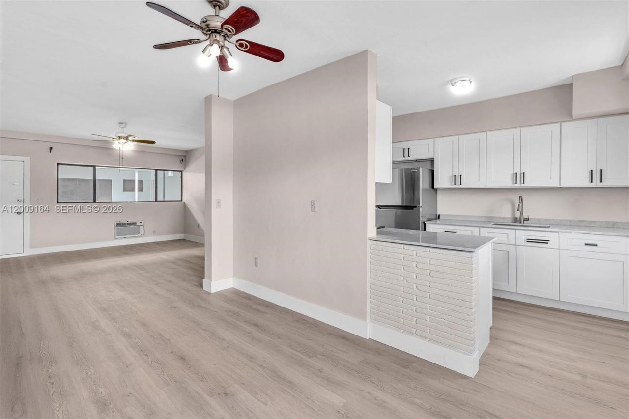 1165 Marseille Dr, Unit 1, Miami Beach, FL 33141 Photo