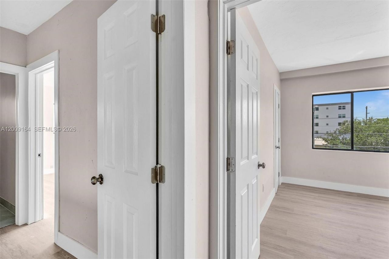 1165 Marseille Dr, Unit 1, Miami Beach, FL 33141 Photo