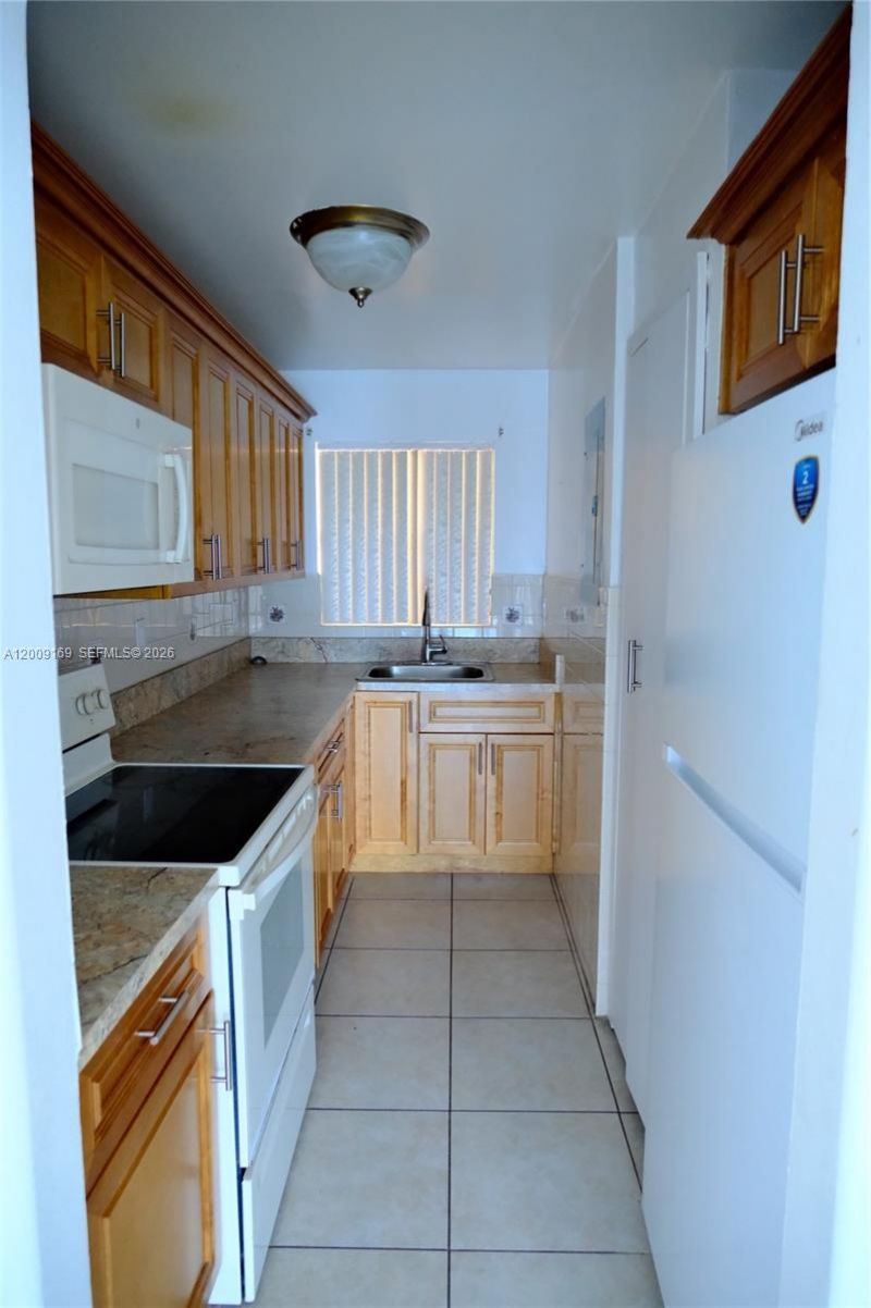 650 NE 149th St , Unit 505F, Miami, FL 33161 Photo