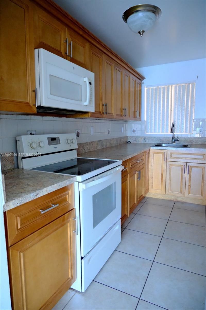 650 NE 149th St , Unit 505F, Miami, FL 33161 Photo