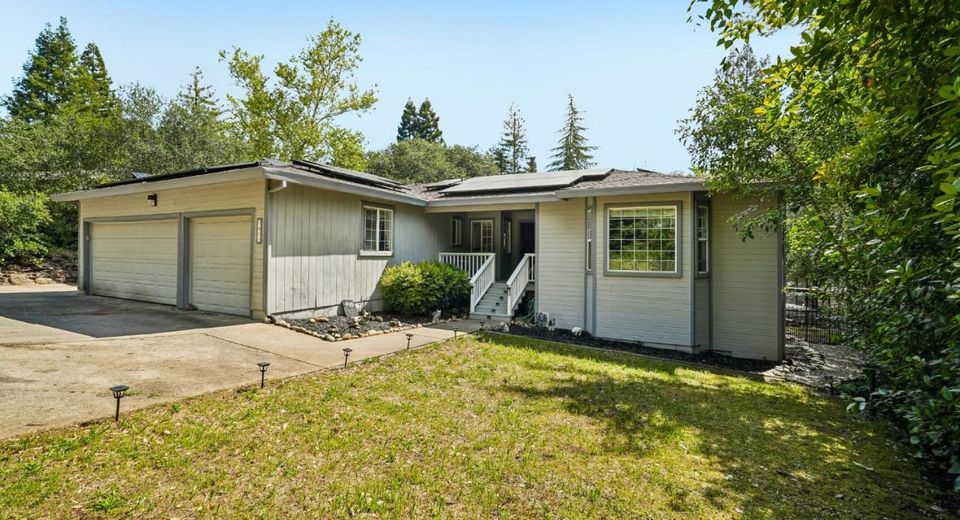 3611 Cambridge Rd, Cameron Park, CA 95682 Photo