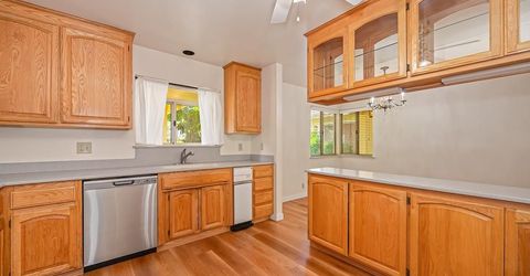 950 Trestle Glen Way, Sacramento, CA 95831 Photo