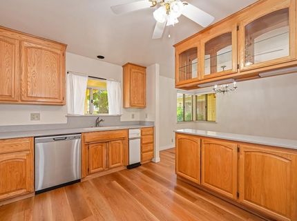 950 Trestle Glen Way, Sacramento, CA 95831 Photo