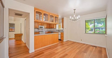 950 Trestle Glen Way, Sacramento, CA 95831 Photo