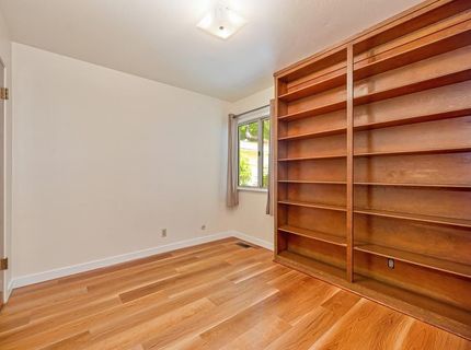 950 Trestle Glen Way, Sacramento, CA 95831 Photo