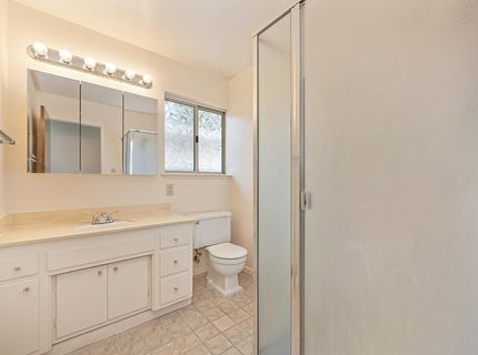 950 Trestle Glen Way, Sacramento, CA 95831 Photo