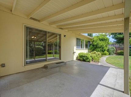 950 Trestle Glen Way, Sacramento, CA 95831 Photo