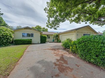 950 Trestle Glen Way, Sacramento, CA 95831 Photo