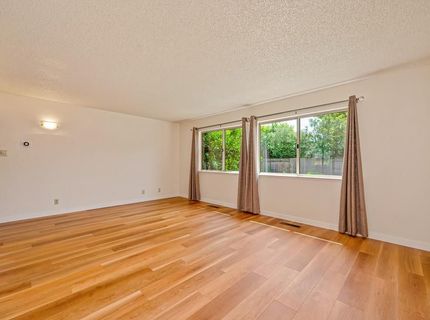 950 Trestle Glen Way, Sacramento, CA 95831 Photo