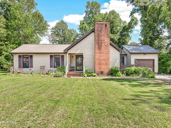 207 Stillwood Drive, Jacksonville, NC 28540