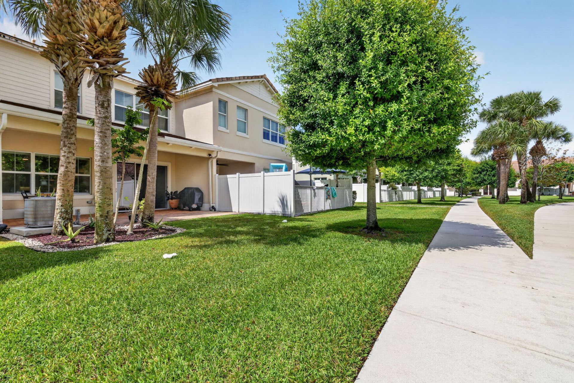 11945 Park Central, Royal Palm Beach, FL 33411 Photo