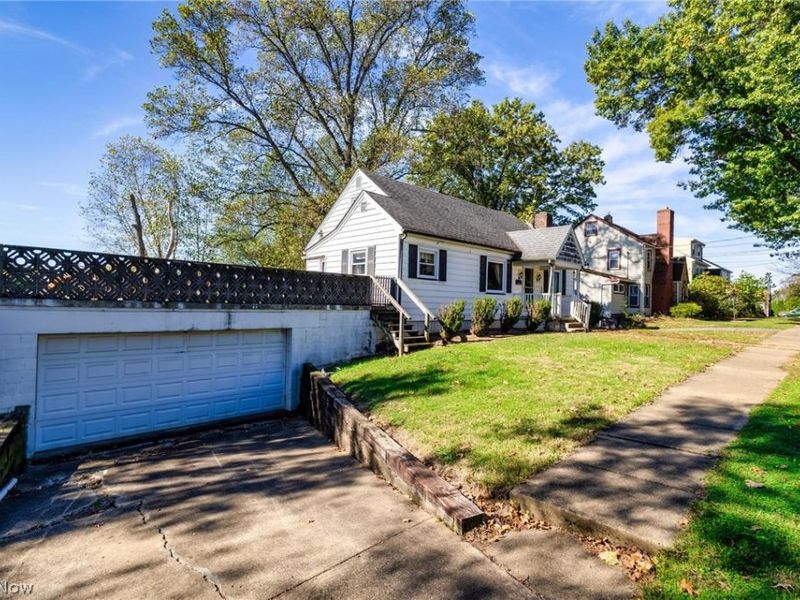 1253 ELMHURST Drive, Weirton, WV 26062 Photo 4