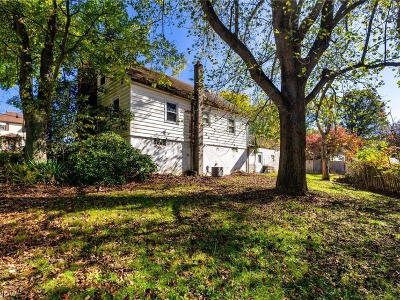 1253 ELMHURST Drive, Weirton, WV 26062 Photo 5