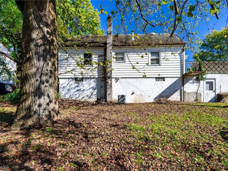 1253 ELMHURST Drive, Weirton, WV 26062 Photo 6