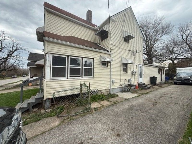 5678 Hamlet Avenue, Cleveland, OH 44127 Photo 4