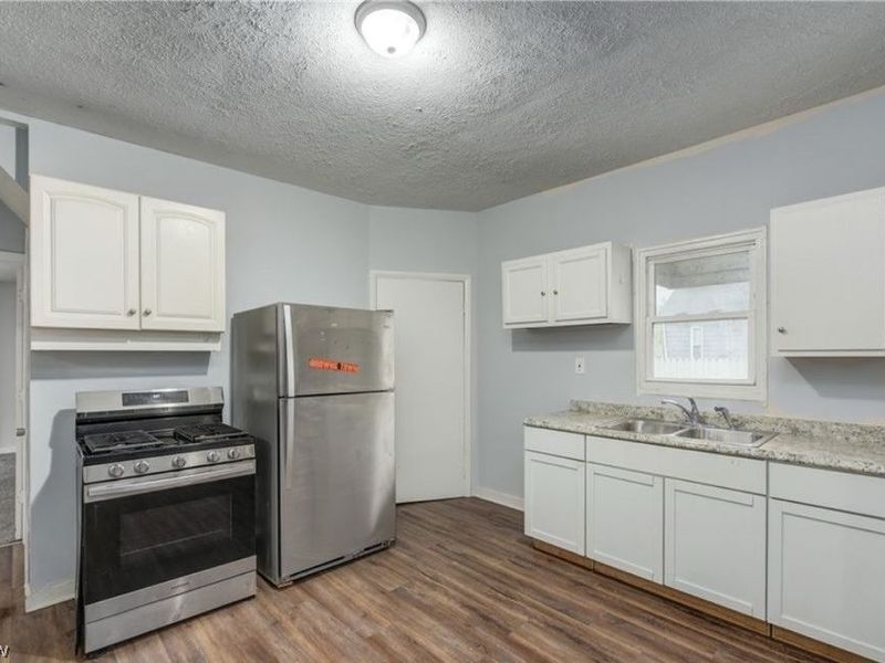 5678 Hamlet Avenue, Cleveland, OH 44127 Photo 7