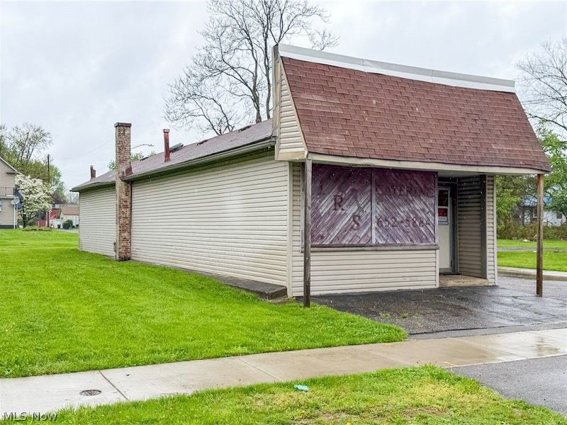 300 Maple Street, Niles, OH 44446 Photo 20