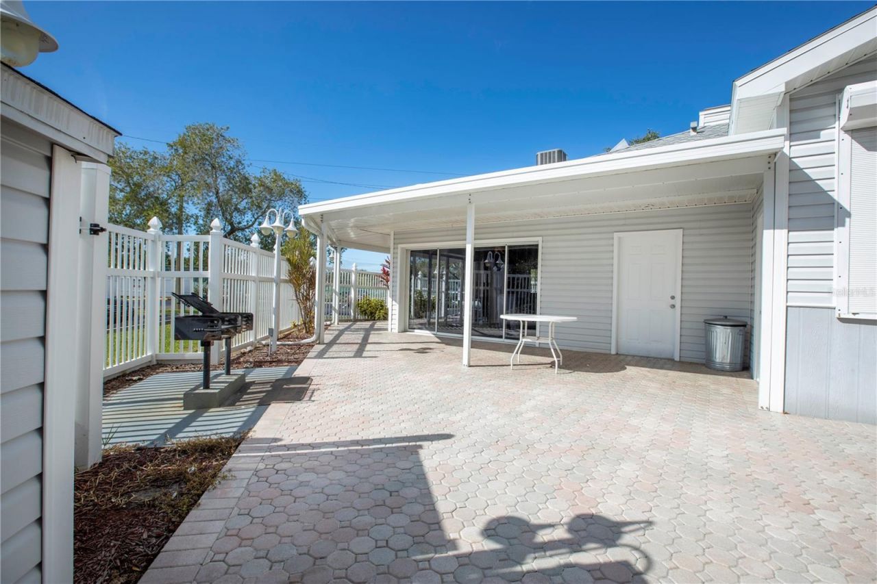 6817 Stones Throw Circle N, Unit 17203, Saint Petersburg, FL 33710 Photo