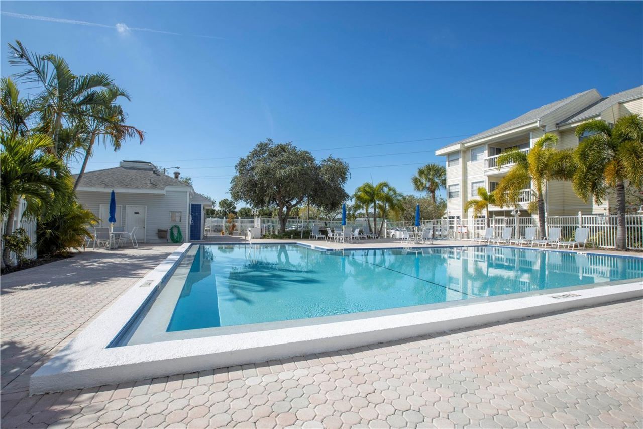 6817 Stones Throw Circle N, Unit 17203, Saint Petersburg, FL 33710 Photo