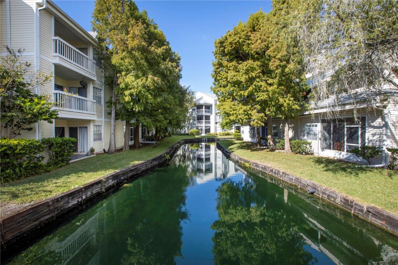 6817 Stones Throw Circle N, Unit 17203, Saint Petersburg, FL 33710 Photo