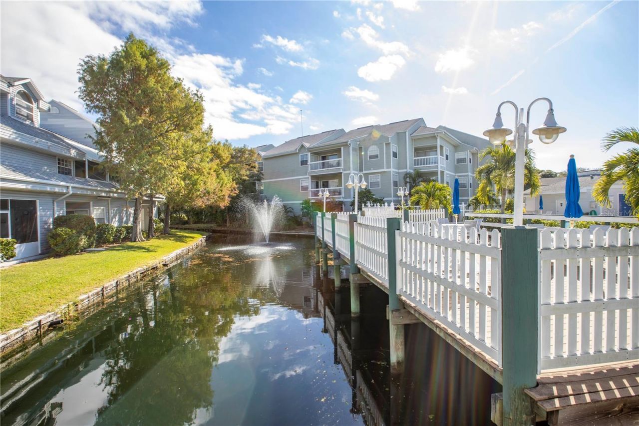6817 Stones Throw Circle N, Unit 17203, Saint Petersburg, FL 33710 Photo