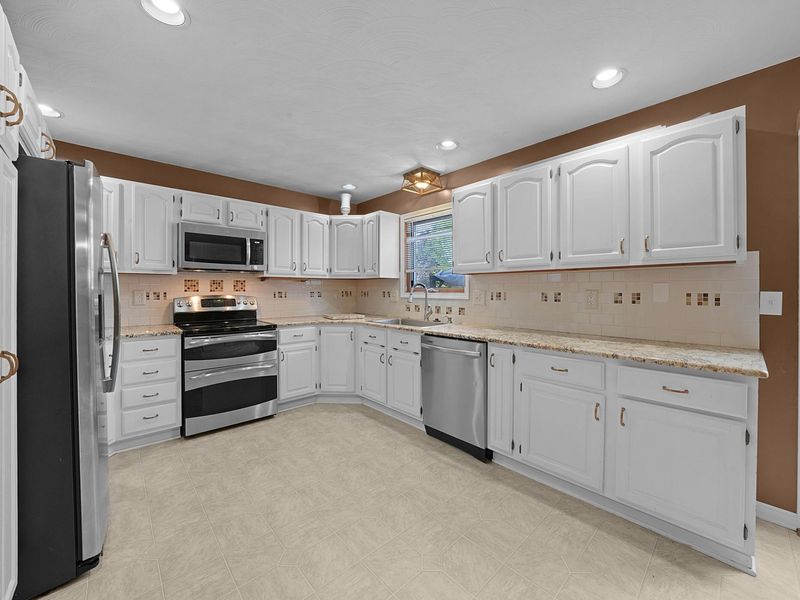 498 Olde Mill Drive, Westerville, OH 43082 Photo 11