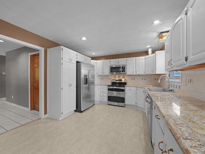 498 Olde Mill Drive, Westerville, OH 43082 Photo 12