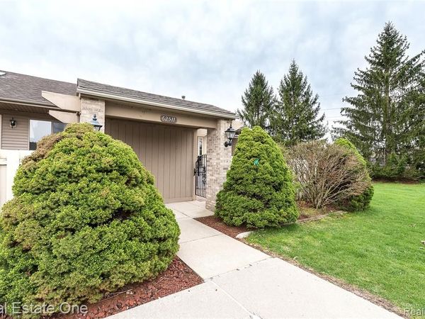 62511 Raleigh Court, South Lyon, MI 48178