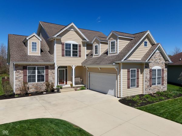 1735 Brookfield Drive , Columbus, IN 47201