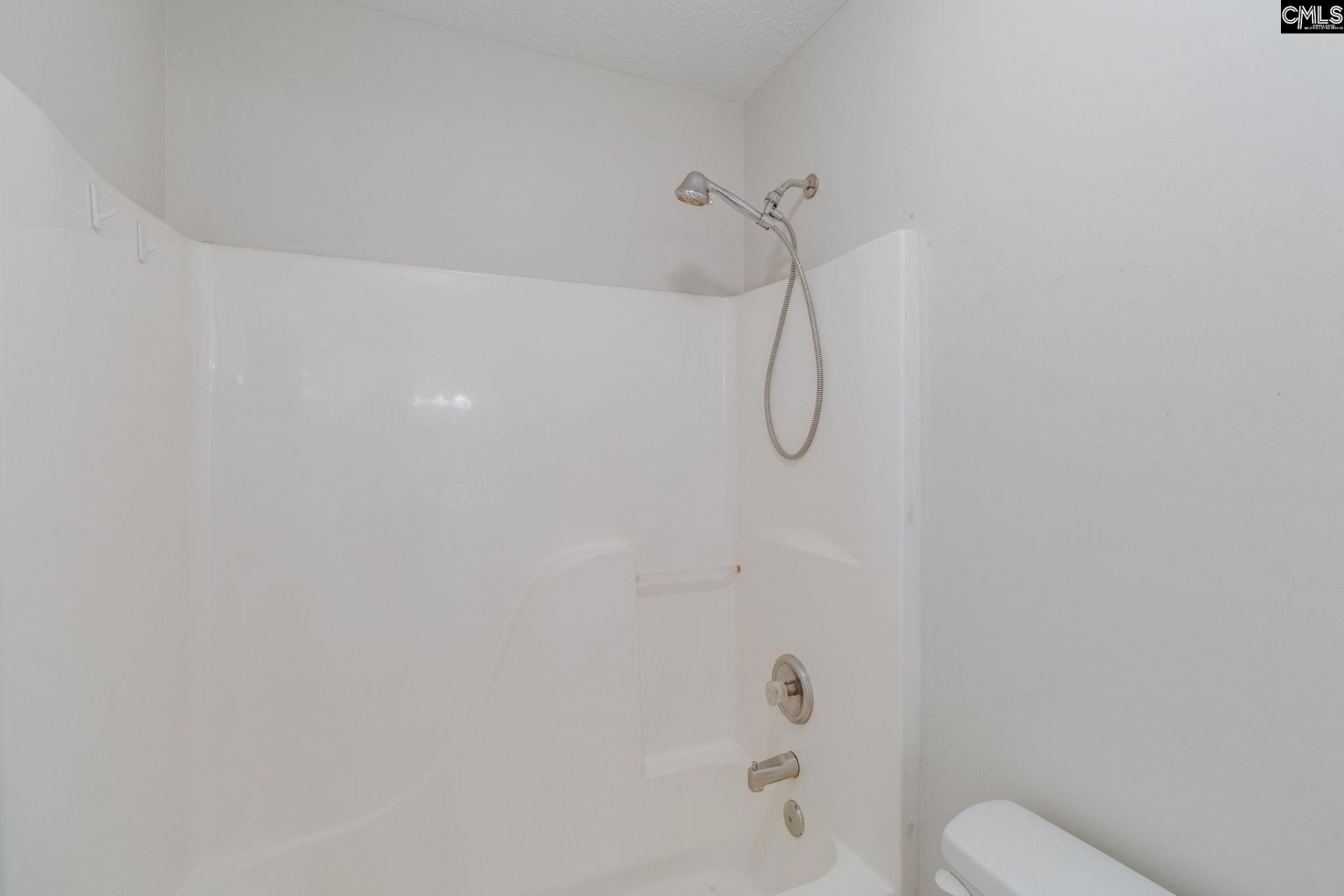 106 Avebury Lane  Photo 17