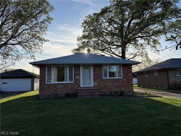 4830 Autumn Lane , Brooklyn, OH 44144