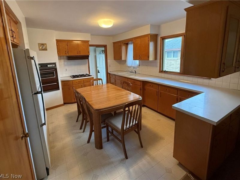 4830 Autumn Lane, Brooklyn, OH 44144 Photo 6