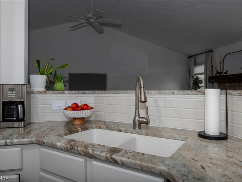 11051 Trenton Road NW, Uniontown, OH 44685 Photo 11