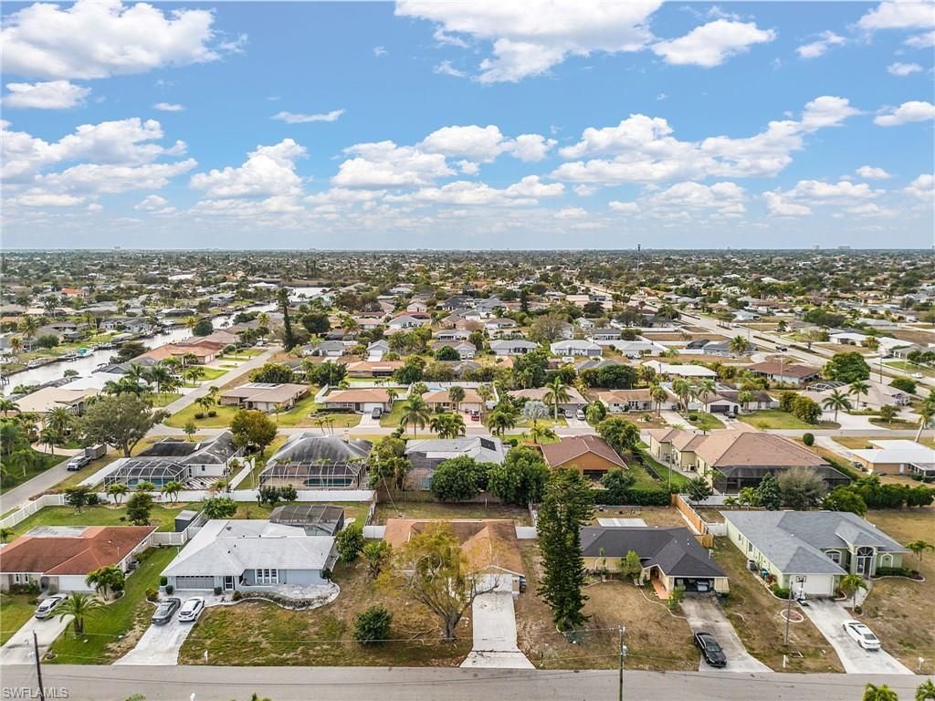 920 SE 21st St , Cape Coral, FL 33990 Photo