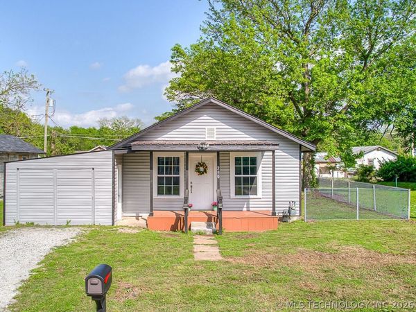 210 N Seminole Avenue, Bartlesville, OK 74003